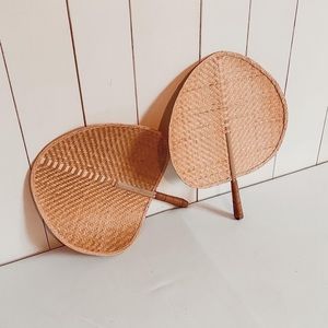Set of 2 wicker rattan palm fans